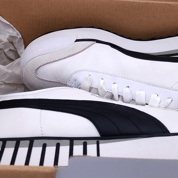 Puma - Roma Amor Women's Sneakers - White & Black - US 10 - Picture 12 of 13